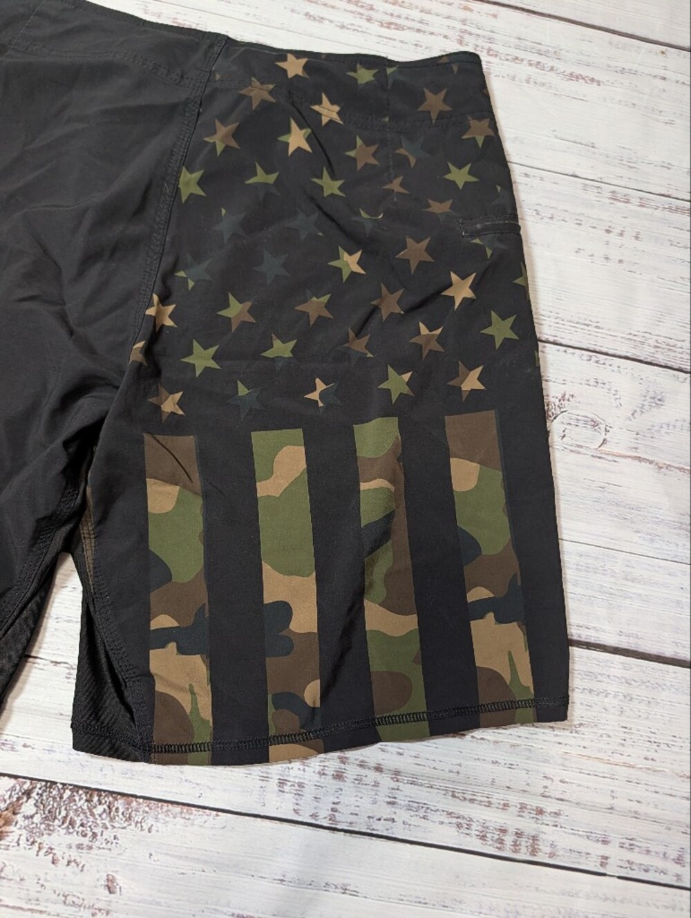 Born Primitive Men's American Defender Board Shorts Swim Trunks Size 34 Camo - Picture 6 of 12